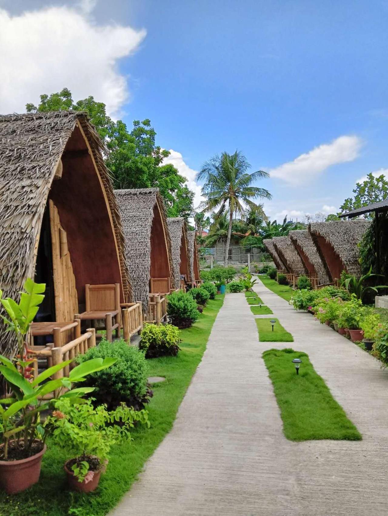 East Holiday Resort Moalboal Exterior photo