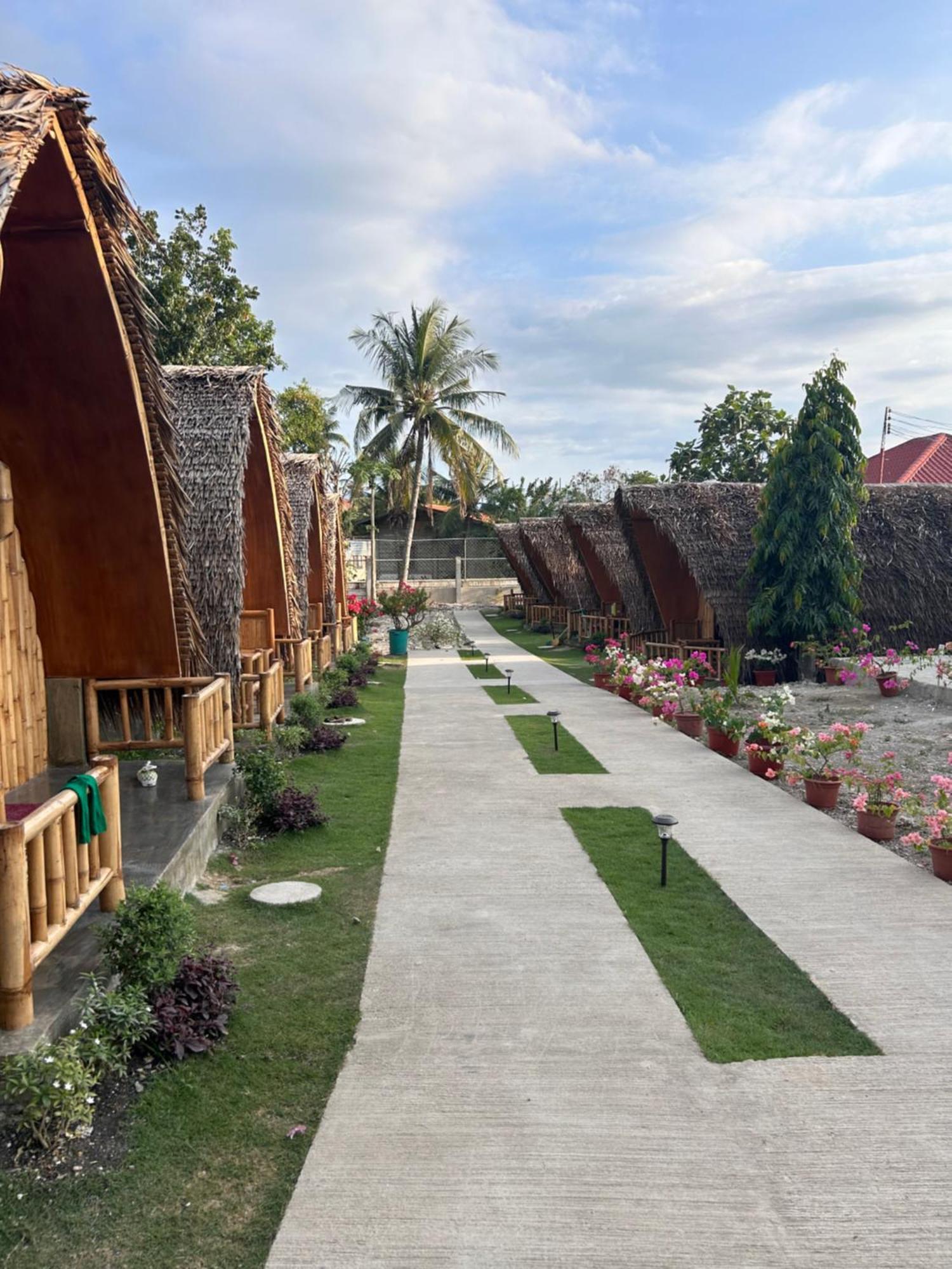 East Holiday Resort Moalboal Exterior photo